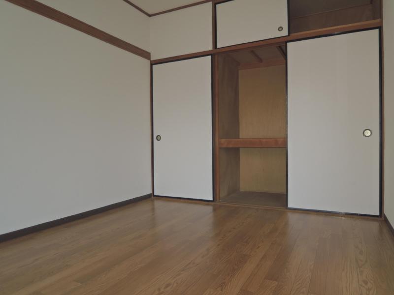 Receipt. Storage space ・ Change from Japanese-style rooms to Western-style room already