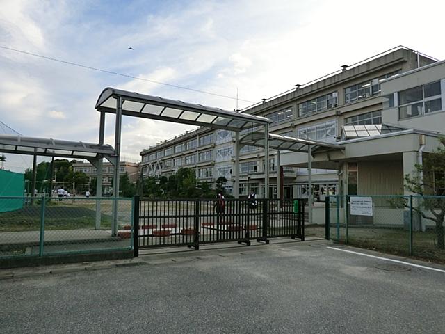 Junior high school. Kashiwashiritsu Kashiwadai 700m until the third junior high school