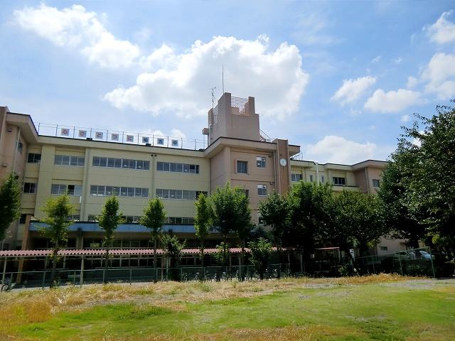Junior high school. Kashiwadai 735m up to five junior high school