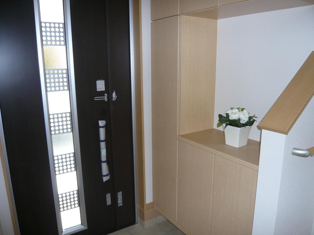 Entrance. Local (12 May 2013) Shooting