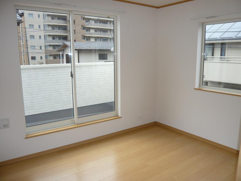 Non-living room. Indoor (12 May 2013) Shooting