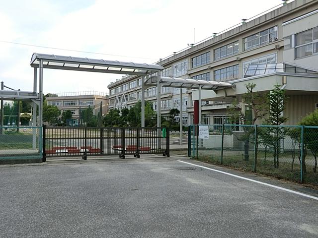 Junior high school. Kashiwashiritsu Kashiwadai 700m until the third junior high school