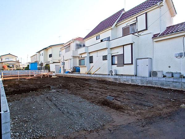 Local appearance photo. 1 Building