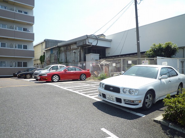 Parking lot. Parking available on site.