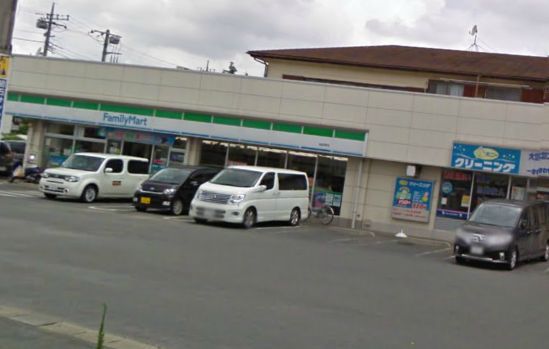 Convenience store. 700m to FamilyMart Kashiwa Nishihara store (convenience store)