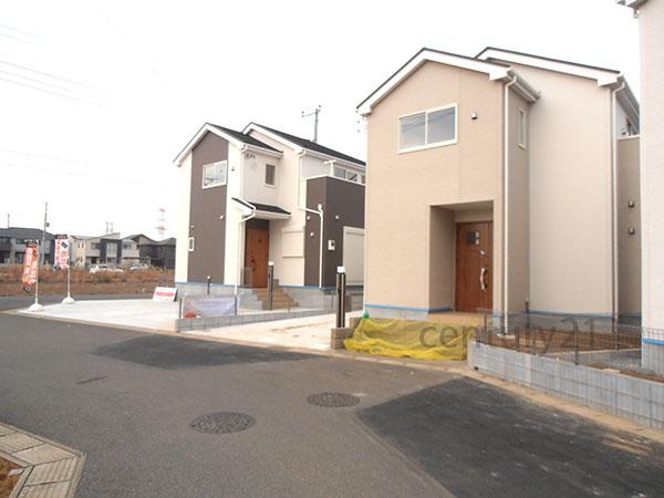 Local photos, including front road. Neighboring house with spacious grounds local provided with a room (November 28, 2013) Shooting