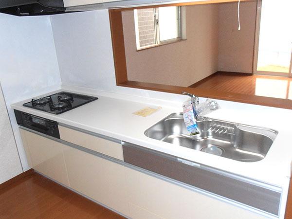 Kitchen. Open-minded face-to-face kitchen at a glance it can be seen in the living room