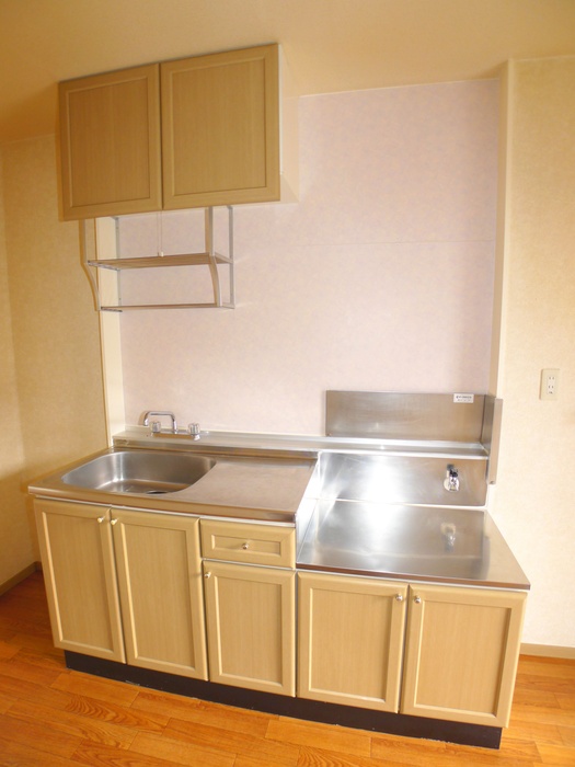 Kitchen. Gas stove installation Allowed
