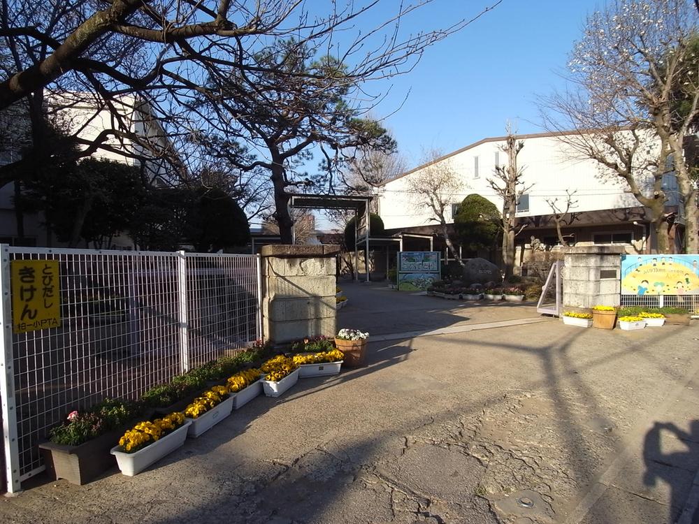 Primary school. 1000m to Kashiwa first elementary school