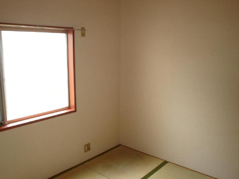 Living and room. There is Japanese-style calm down
