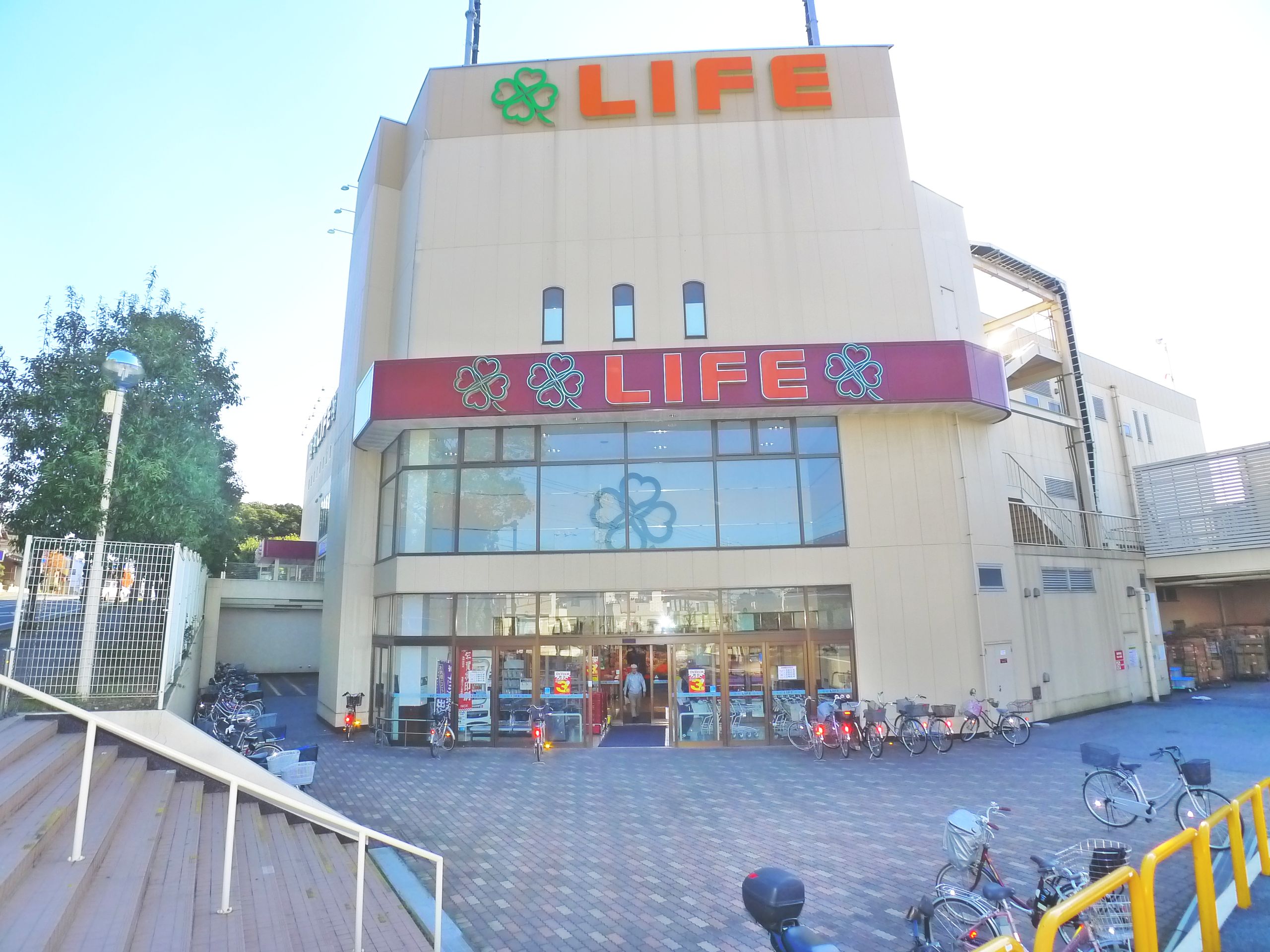 Supermarket. 514m up to life Masuo store (Super)