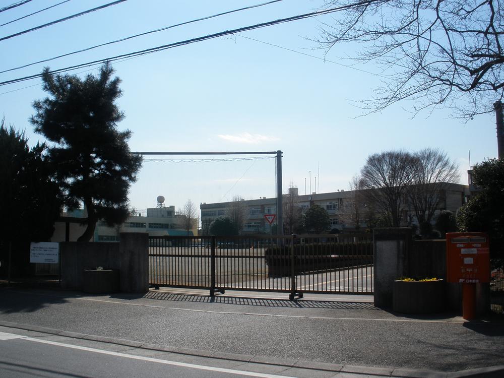 Primary school. Kashiwashiritsu Nishihara to elementary school 833m