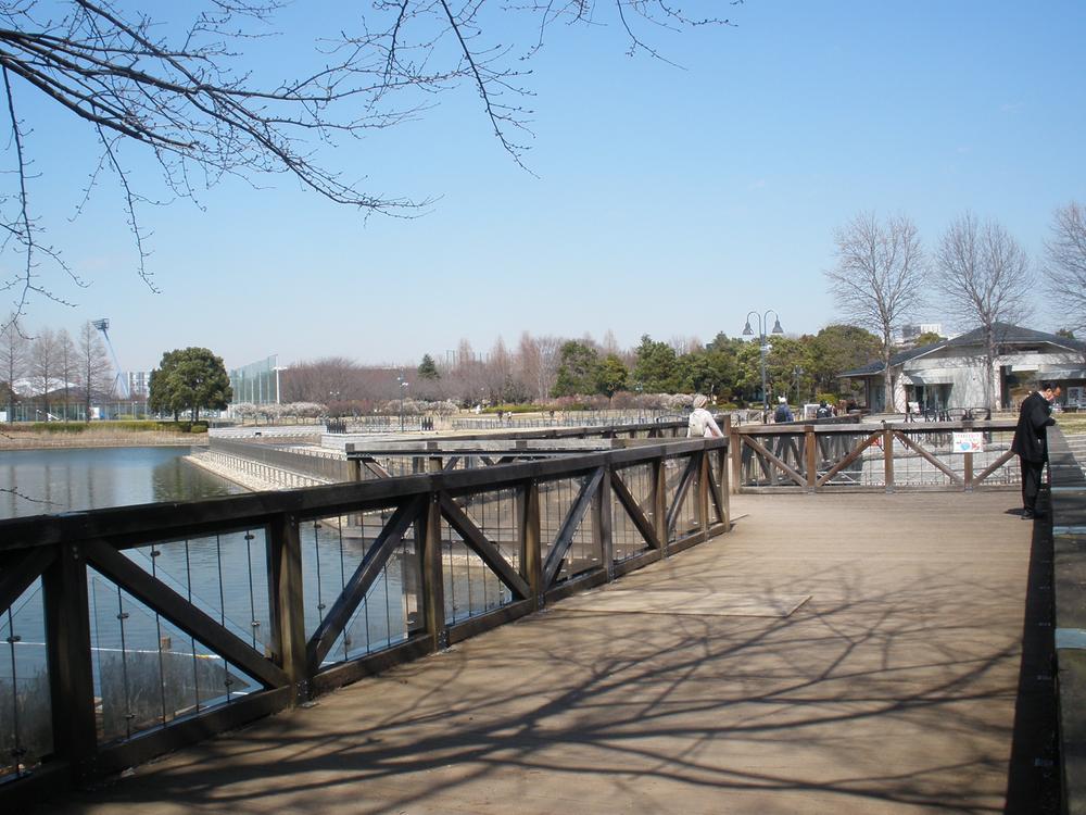 park. 1800m to Kashiwanoha park