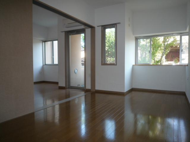 Living and room