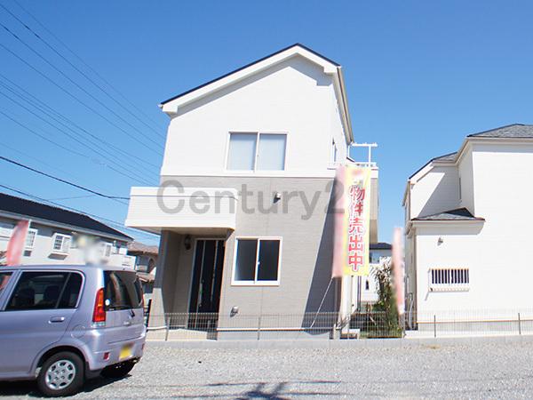 Local appearance photo. 1 Building