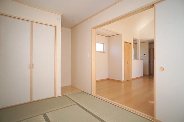 Non-living room. 1 Building