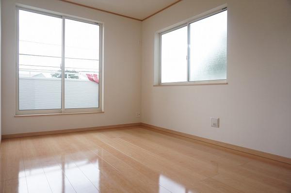 Non-living room. Local (September 2013) Shooting