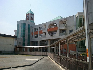 Junior high school. 360m to Kashiwa junior high school (junior high school)