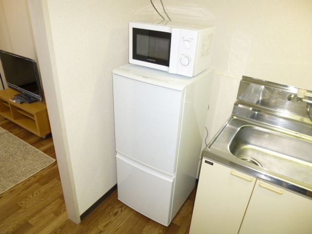 Kitchen. refrigerator ・ microwave
