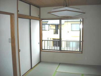 Living and room. The second floor is a Japanese-style room