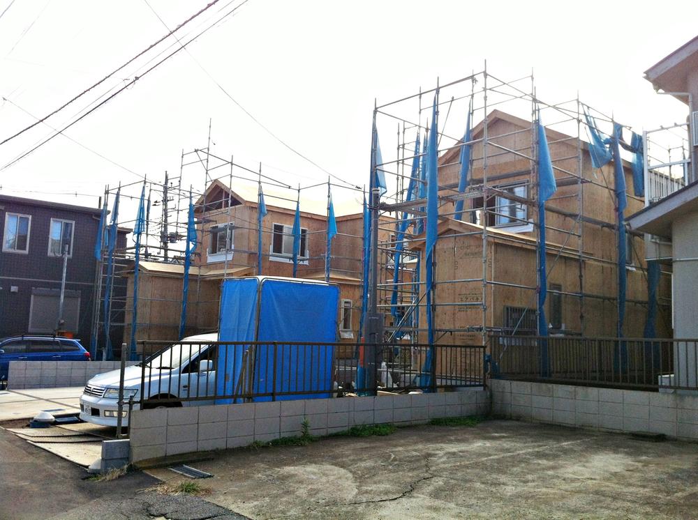 Local photos, including front road. Local (2013 October B shooting 1 Building appearance