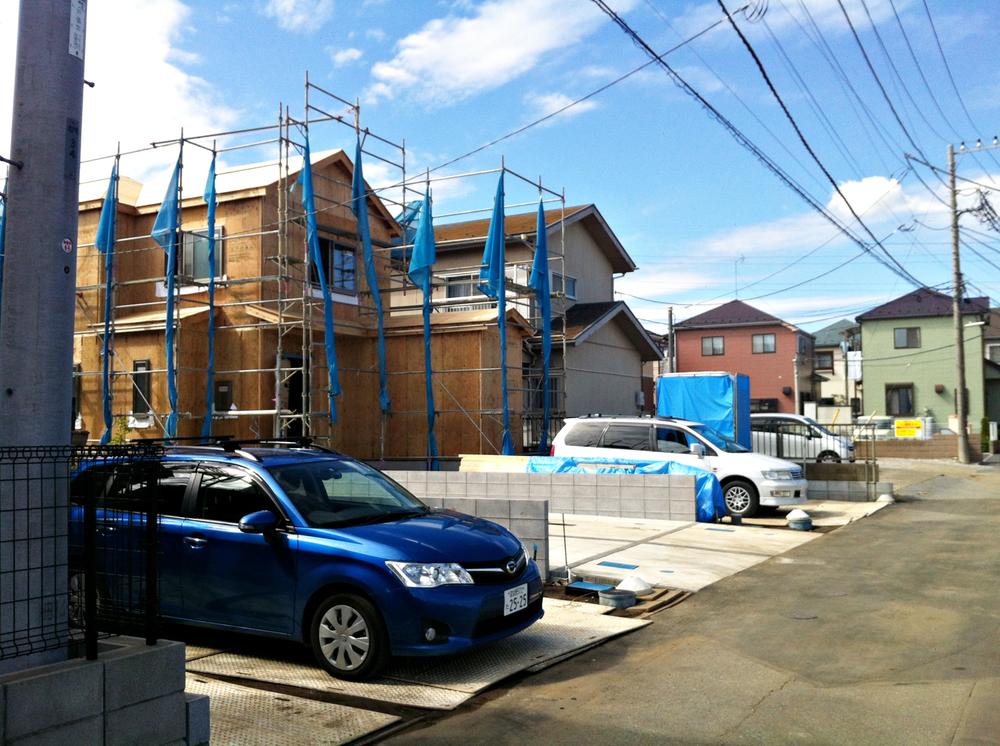 Local photos, including front road. Local (10 May 2013) Shooting Are few areas of traffic