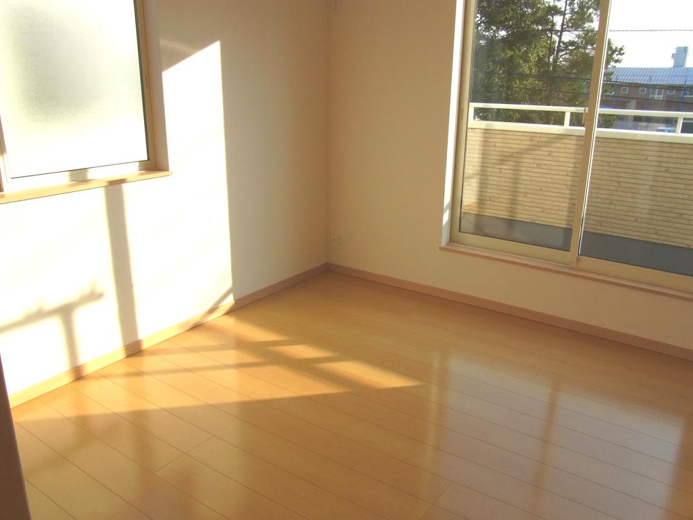 Non-living room. Indoor (11 May 2013) Shooting