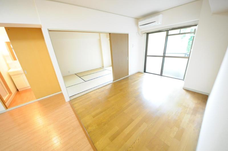 Living and room