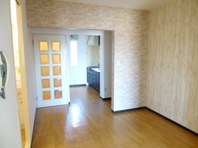 Living and room. LDK is located 10 Pledge