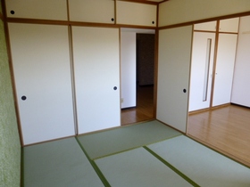 Living and room. Japanese-style room (6 quires)