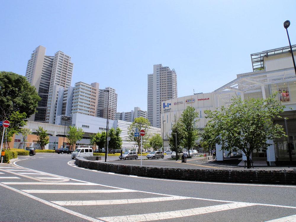 station. Kashiwanoha 1040m to campus Station