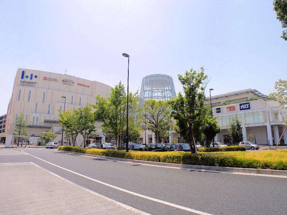 Shopping centre. LaLaport until Kashiwanoha 1010m