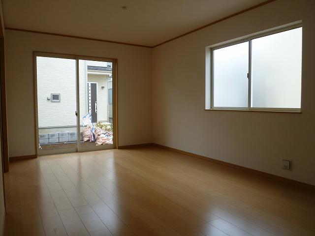 Living. Building 2 room (December 27, 2013) Shooting