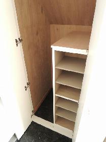 Entrance. Cupboard