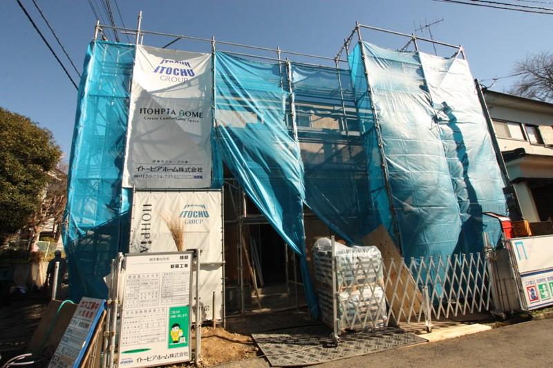 Local appearance photo. Use of natural solid wood flooring