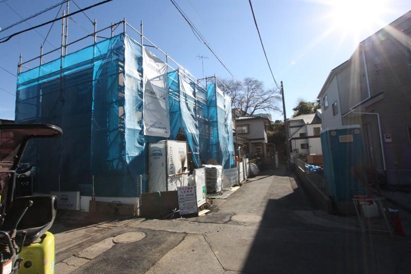 Local photos, including front road. Joban Line "Kashiwa" station Walk 19 minutes
