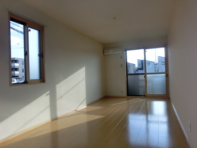 Living and room. A bright room with two-sided lighting Air-conditioned