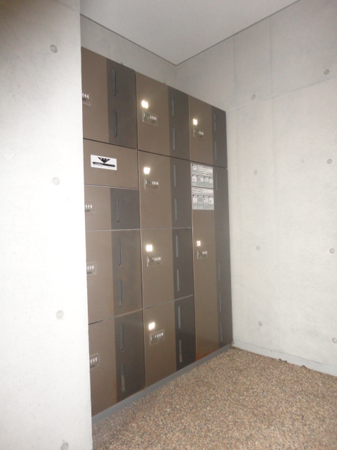 Other common areas. Because there is a door-to-door delivery BOX luggage also receive Ease