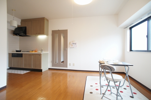 Living and room.  ※ It is a photograph of the other rooms.