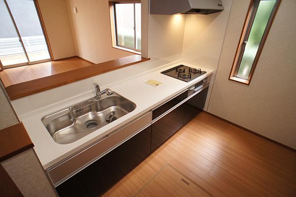 Kitchen. Face-to-face kitchen can feel your family close