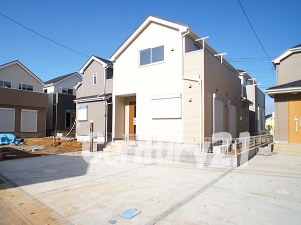 Local appearance photo. Building 3