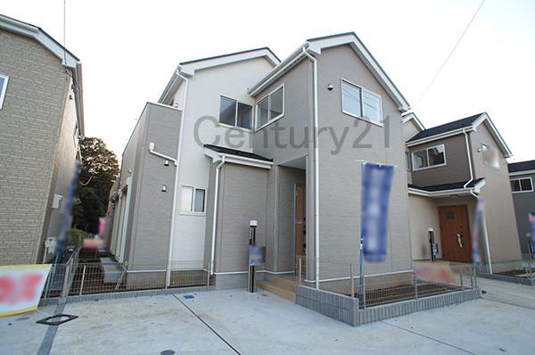 Local appearance photo. 7 Building