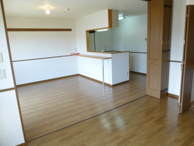 Living and room. "Sakasai" a 9-minute walk to the station