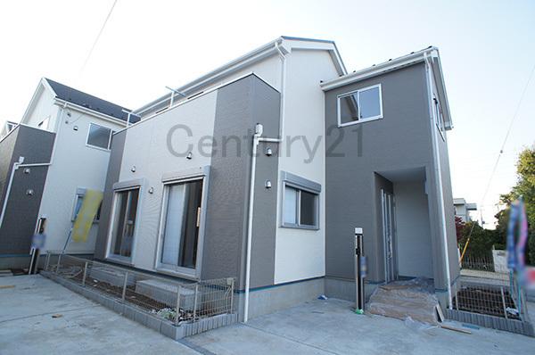 Local appearance photo. 10 Building