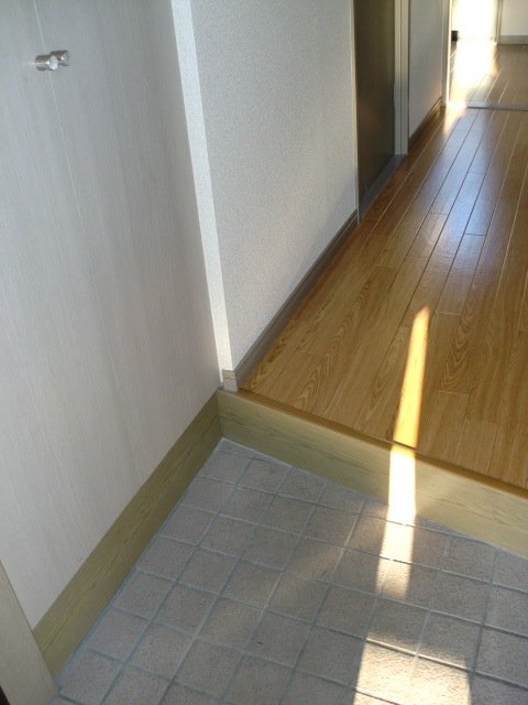 Entrance. Same property ・ For indoor photo of another room