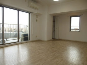 Living and room. Internet Free Listing