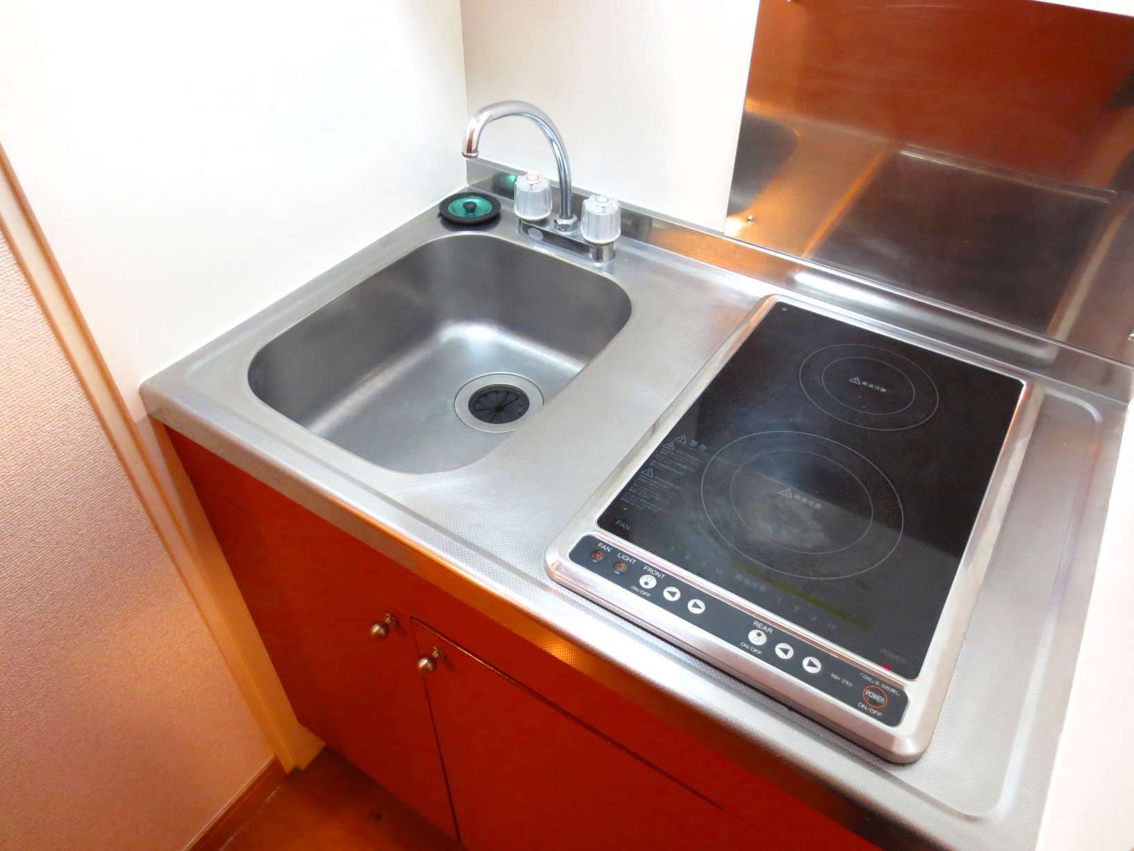 Kitchen. Because the two-burner stove is also recommended for self-catering school!  ※ Specifications may differ