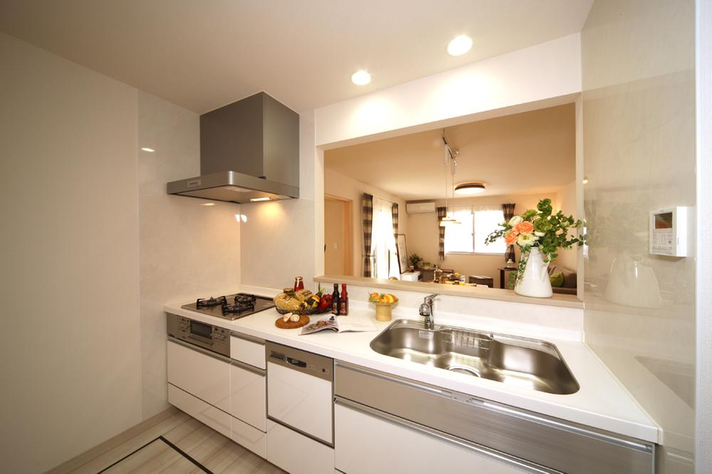 Kitchen. Spacious kitchen space. Such as the size of the sink of the size and work space is excellent usability.