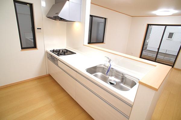 Kitchen. Face-to-face kitchen where you can enjoy a conversation with your family, even while cooking Indoor (11 May 2013) Shooting A Building