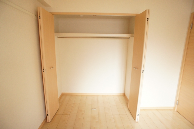 Receipt. Western-style closet